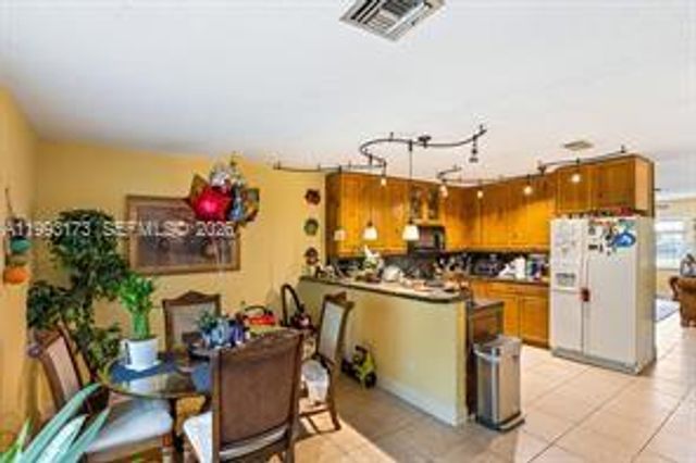 7651 NW 74th Ave 1, Tamarac, FL 33321