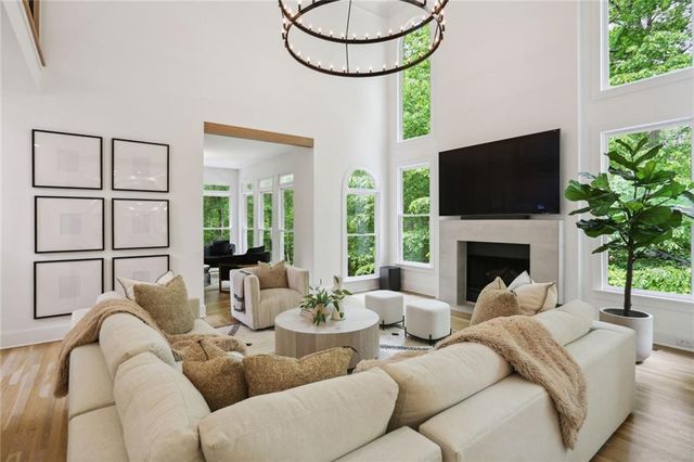110 Valley Summit Court, Roswell, GA 30075