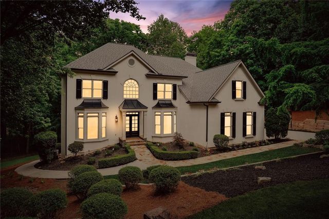 110 Valley Summit Court, Roswell, GA 30075
