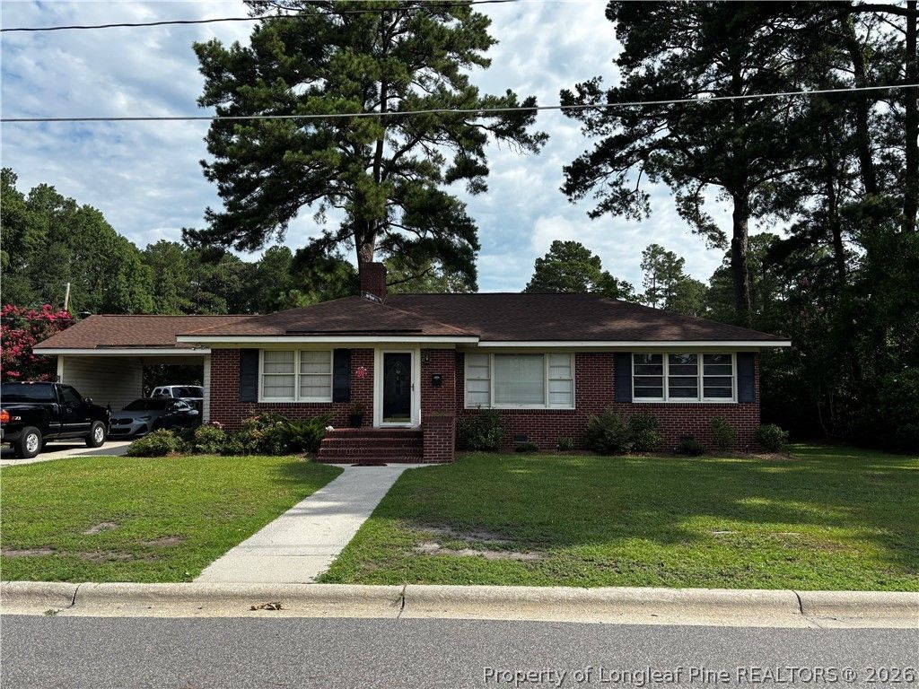 704 W 27th Street, Lumberton, NC 28358