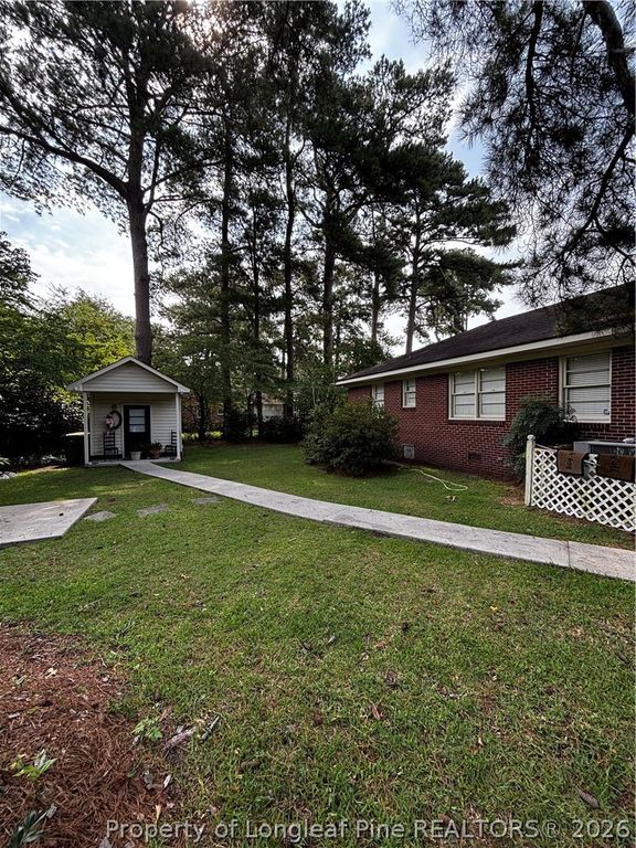 704 W 27th Street, Lumberton, NC 28358 — photo 4