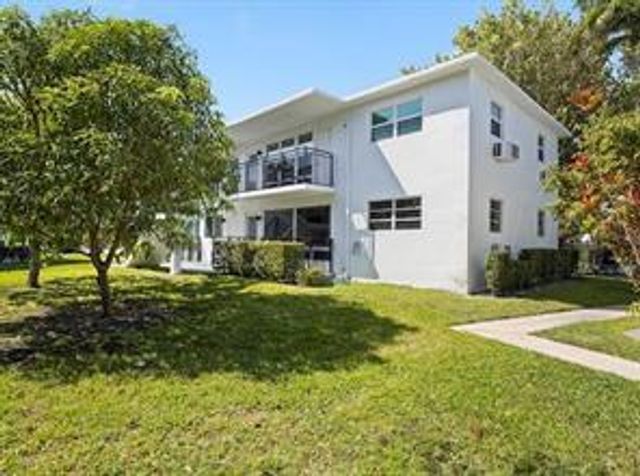 1050 SE 14th Place 15B, Fort Lauderdale, FL 33316