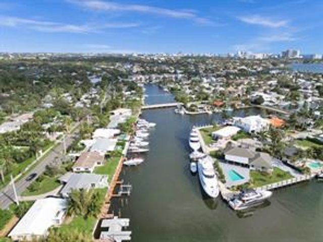 1050 SE 14th Place 15B, Fort Lauderdale, FL 33316