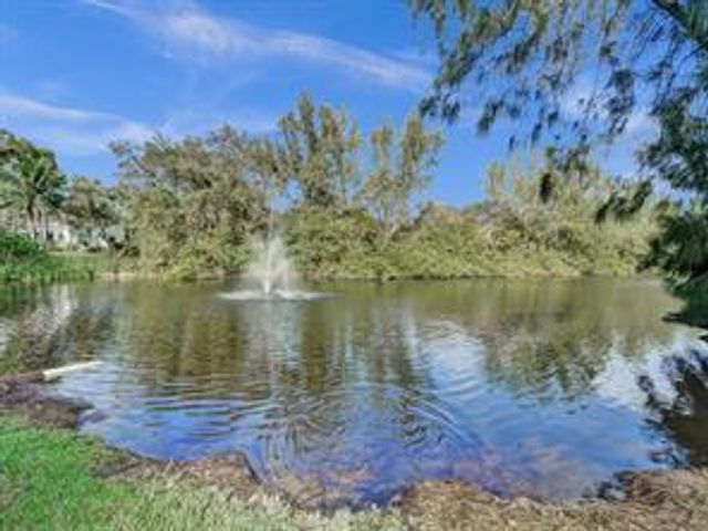 1050 SE 14th Place 15B, Fort Lauderdale, FL 33316