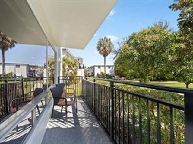 1050 SE 14th Place 15B, Fort Lauderdale, FL 33316