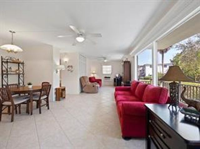 1050 SE 14th Place 15B, Fort Lauderdale, FL 33316