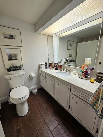 18061 Biscayne Blvd 901, Aventura, FL 33160