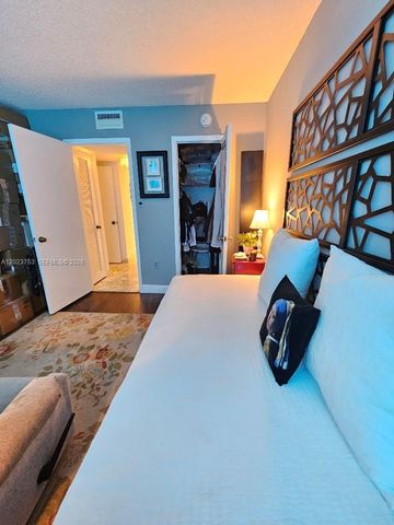 18061 Biscayne Blvd 901, Aventura, FL 33160