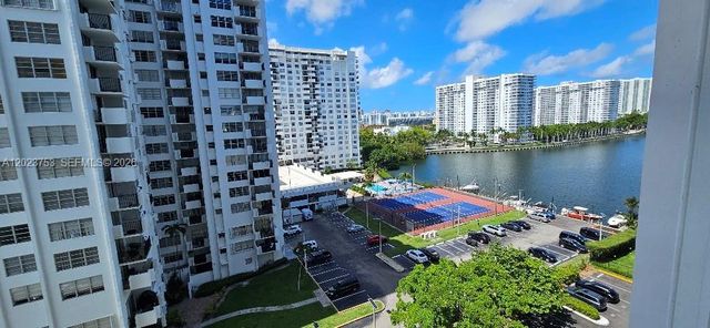 18061 Biscayne Blvd 901, Aventura, FL 33160