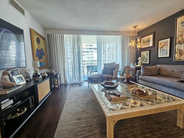 18061 Biscayne Blvd 901, Aventura, FL 33160