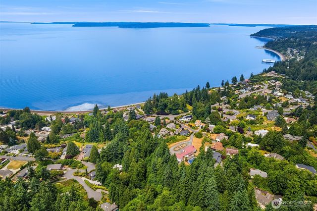 8036 Cyrus Place, Edmonds, WA 98026