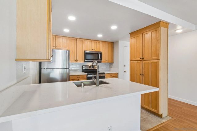 10767 San Diego Mission Road 213, San Diego, CA 92108