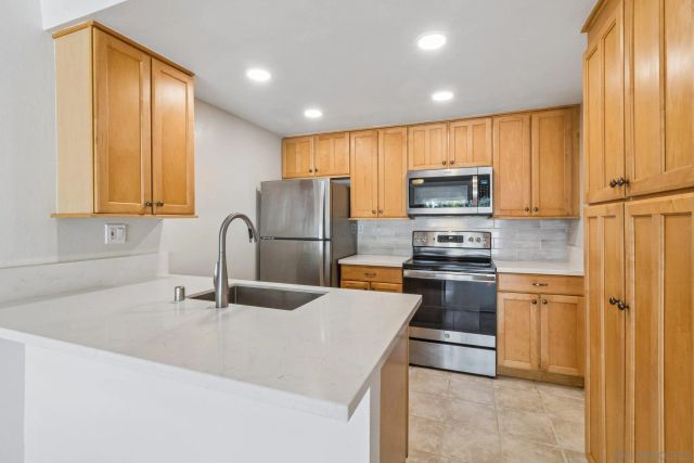 10767 San Diego Mission Road 213, San Diego, CA 92108