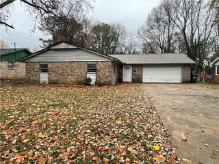 303 Sanders Avenue, Springdale, AR 72764