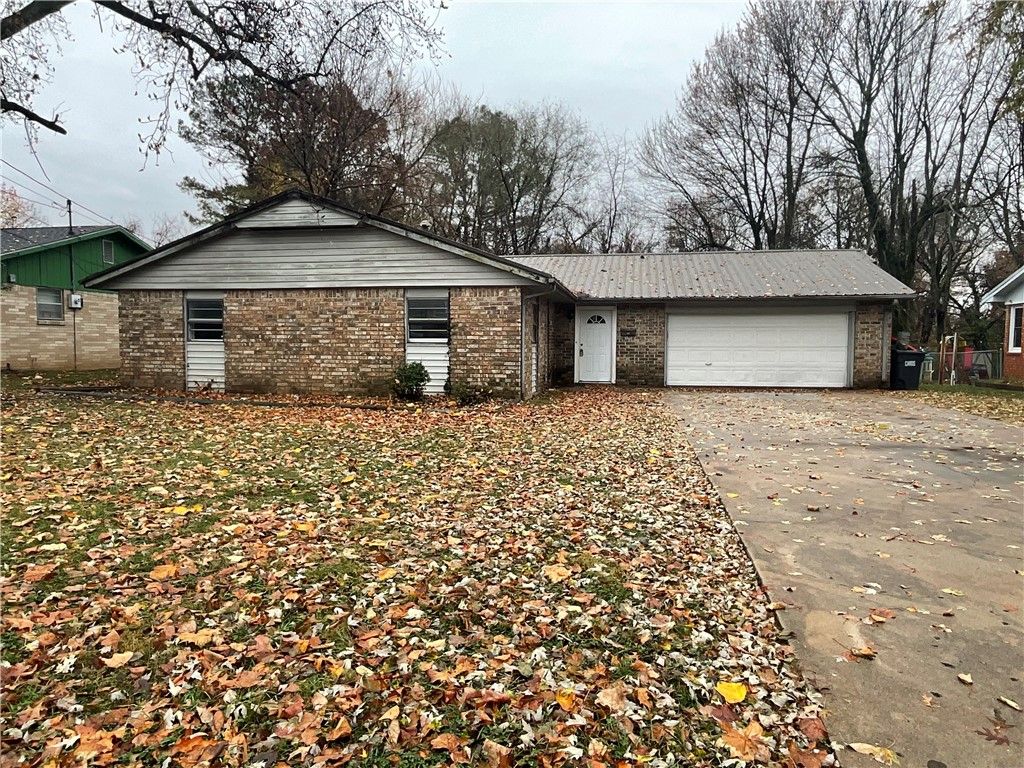 303 Sanders Avenue, Springdale, AR 72764