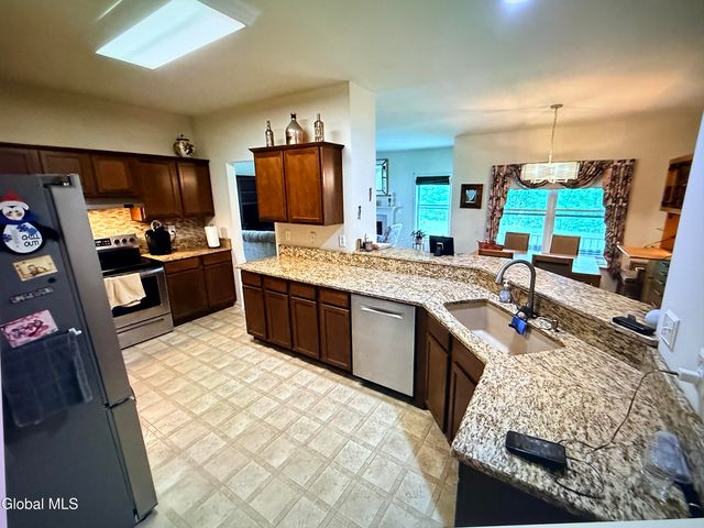 2580 Edgewood Avenue, Rotterdam, NY 12306