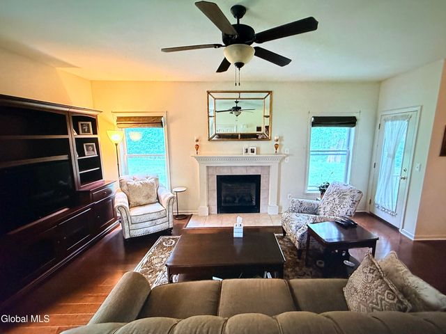 2580 Edgewood Avenue, Rotterdam, NY 12306