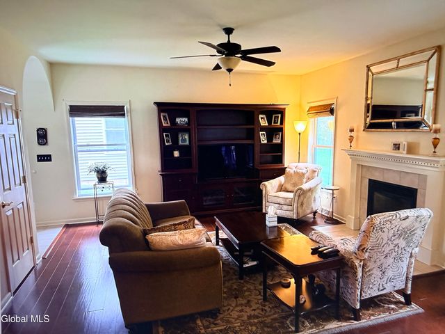 2580 Edgewood Avenue, Rotterdam, NY 12306