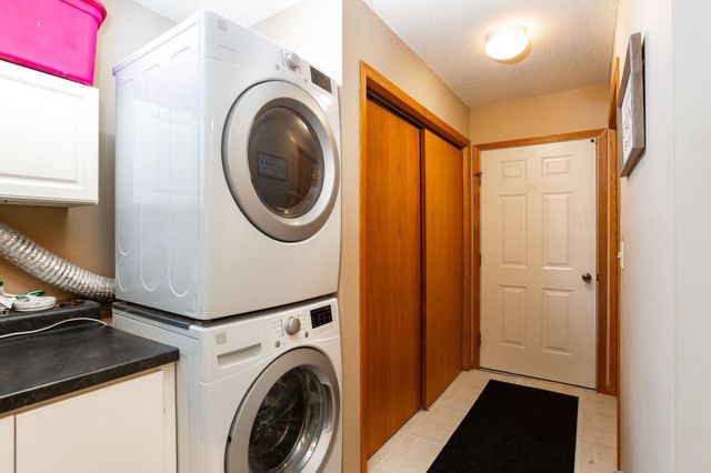 700 Leroy Lane 8, River Falls, WI 54022