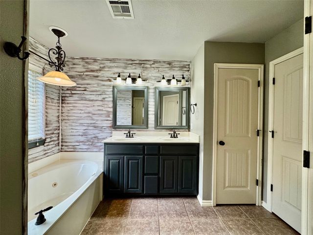 14729 Jordan Court, Glenpool, OK 74033