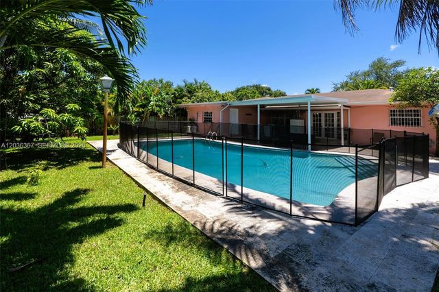 315 NW 124th St, North Miami, FL 33168