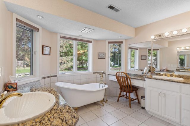 11428 Zion Circle, Bloomington, MN 55437