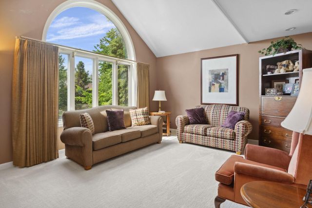 11428 Zion Circle, Bloomington, MN 55437