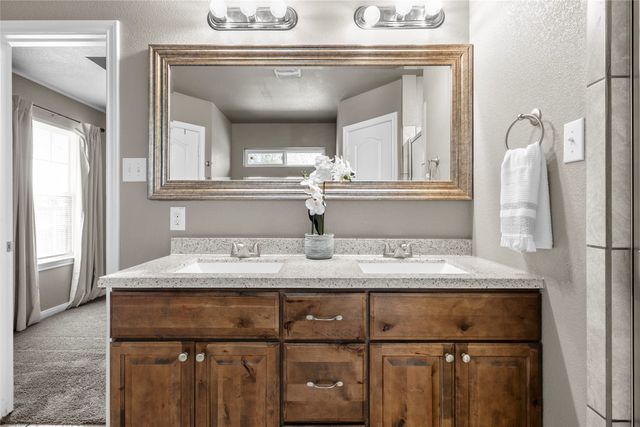 606 Powers Street, Lacy Lakeview, TX 76705