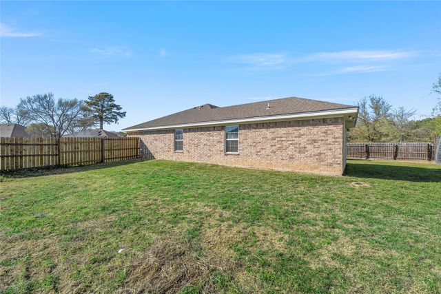 606 Powers Street, Lacy Lakeview, TX 76705