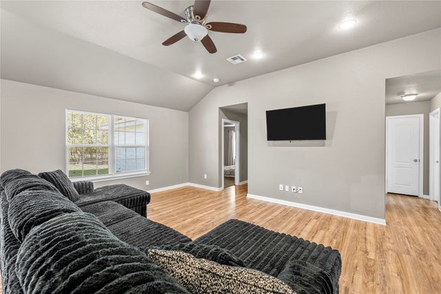 606 Powers Street, Lacy Lakeview, TX 76705