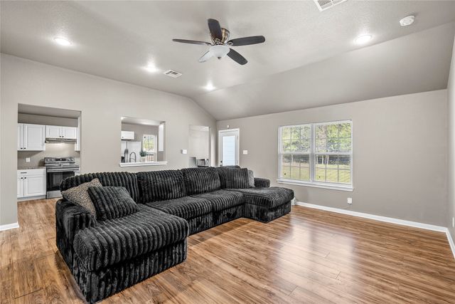 606 Powers Street, Lacy Lakeview, TX 76705