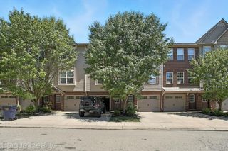 2206 Knotty Pine Trail, Howell, MI 48855