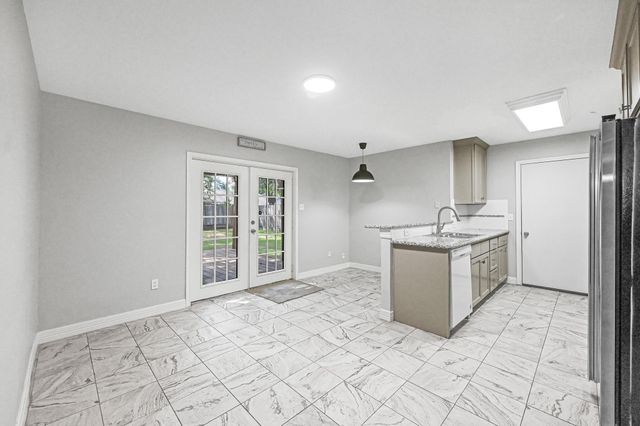 9339 Deanwood Street, Houston, TX 77040