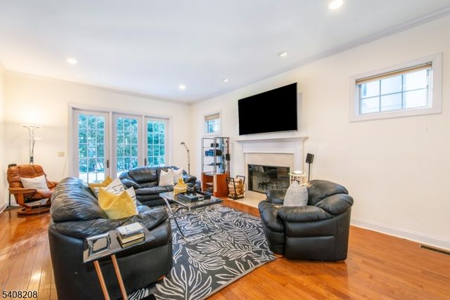 3 Christopher Ct, Montclair Twp., NJ 07042