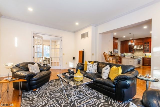 3 Christopher Ct, Montclair Twp., NJ 07042