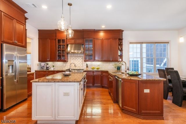 3 Christopher Ct, Montclair Twp., NJ 07042