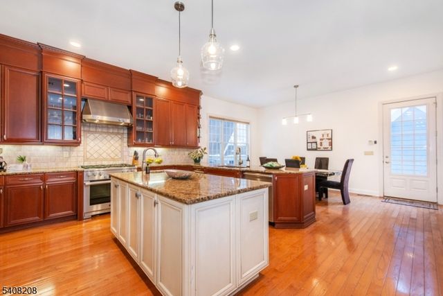 3 Christopher Ct, Montclair Twp., NJ 07042