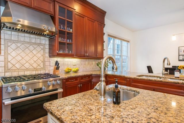 3 Christopher Ct, Montclair Twp., NJ 07042