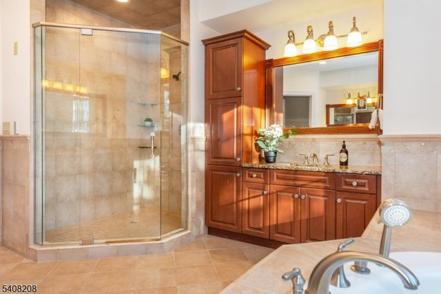 3 Christopher Ct, Montclair Twp., NJ 07042