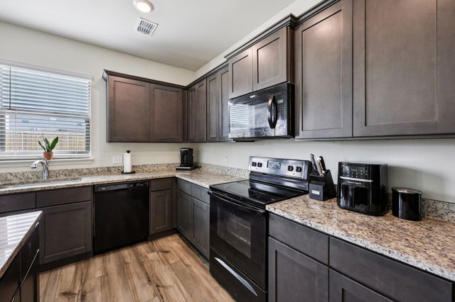 1927 Churchill Downs Drive, Seagoville, TX 75159