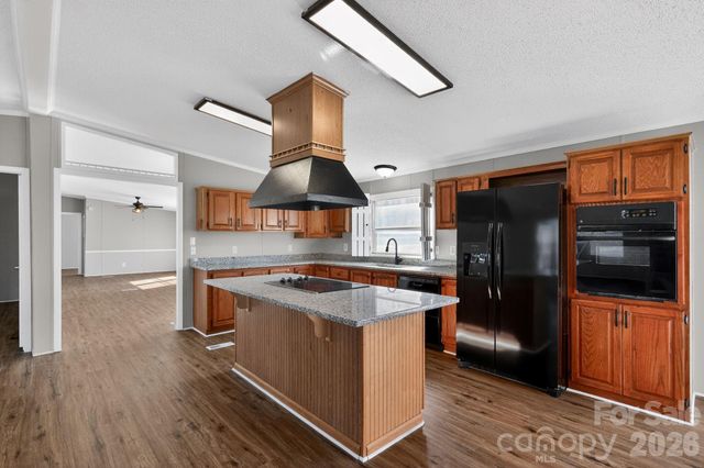 1118 Old Willis School Road, Dallas, NC 28034