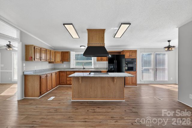 1118 Old Willis School Road, Dallas, NC 28034