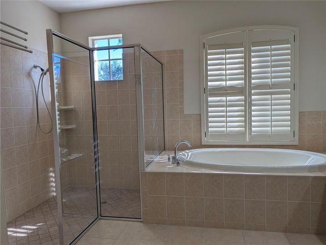 8492 DUNHAM STATION DRIVE, Tampa, FL 33647