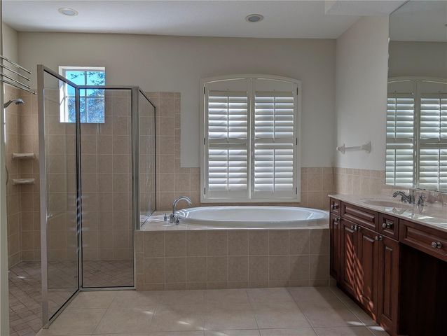 8492 DUNHAM STATION DRIVE, Tampa, FL 33647