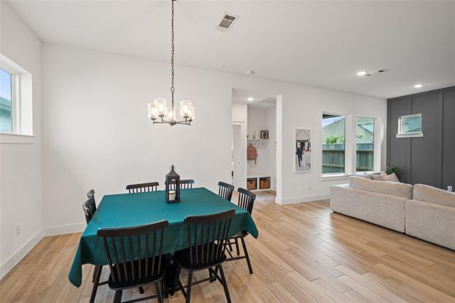 202 Thistle Drive, Montgomery, TX 77316