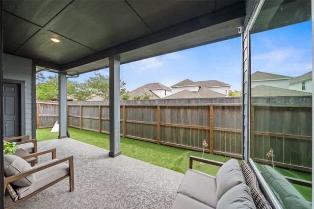 202 Thistle Drive, Montgomery, TX 77316