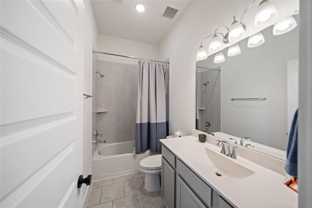 202 Thistle Drive, Montgomery, TX 77316