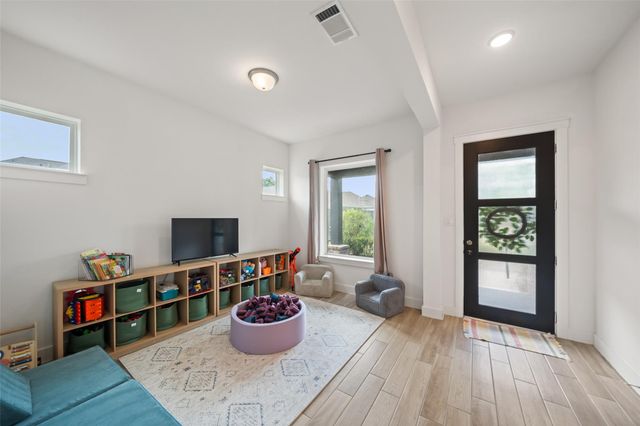 202 Thistle Drive, Montgomery, TX 77316