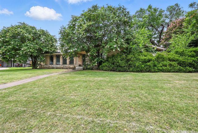 817 Danish Drive, Grand Prairie, TX 75050