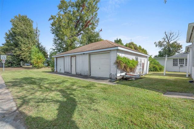 1101 Oklahoma Street, Lake Charles, LA 70607